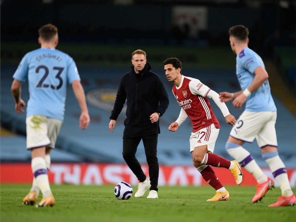 在中场布阵 在中场布阵